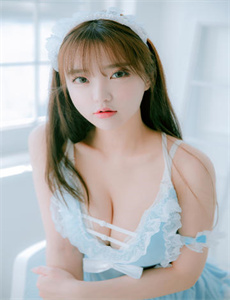 《撕开她的乳罩慢慢揉捏亲吻视频》