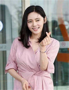 《与恐龙同行特辑：龙霸天下》